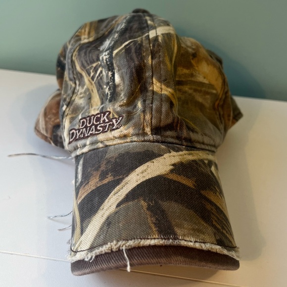 A&E Duck Dynasty distressed hat / cap. Soft and comfortable. Velcro closure. O/S - Picture 2 of 7